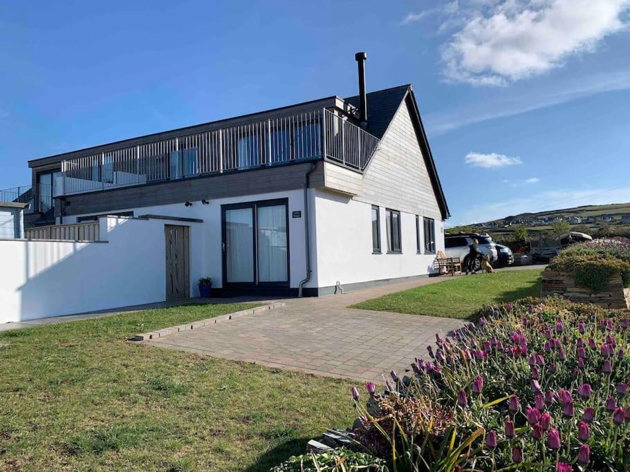 St Agnes Perfect Location, Hot Tub, Sea Views, Gym Apartment Exterior photo